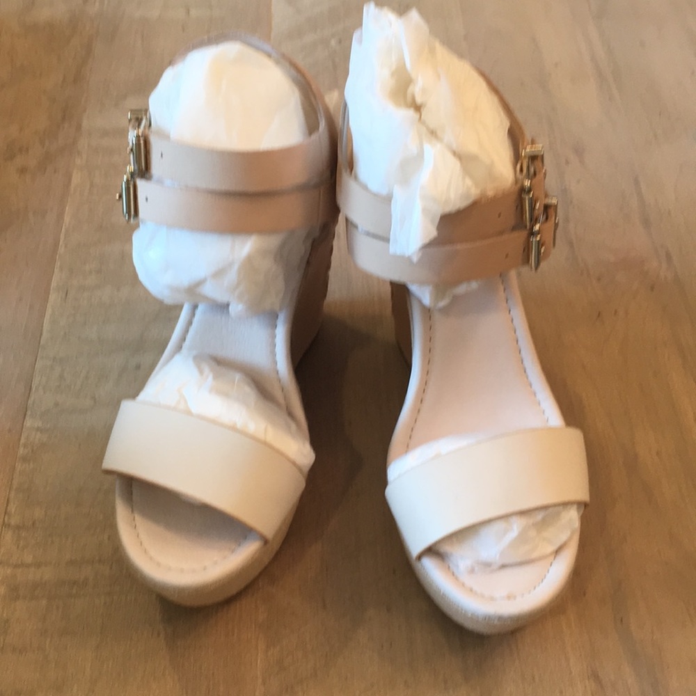 *SOLD* Elliott Lucca Wedges - Picture 3 of 6